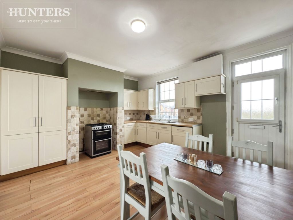 Property photo 3 of 19 Pbox-Kitchen-333407.Jpeg