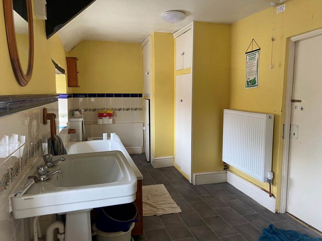 Property photo 3 of 5 Bathroom