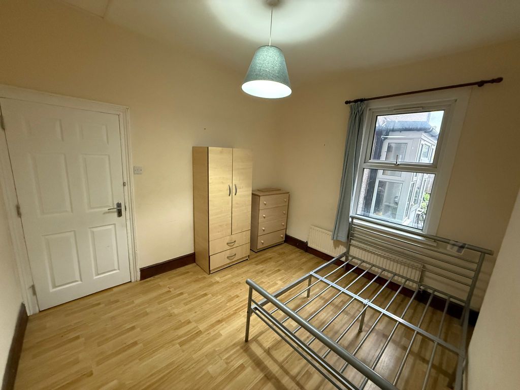 Property photo 1 of 2