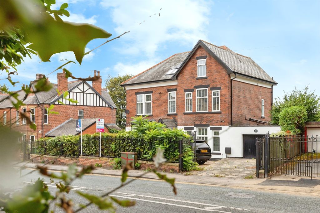 Property photo 1 of 34