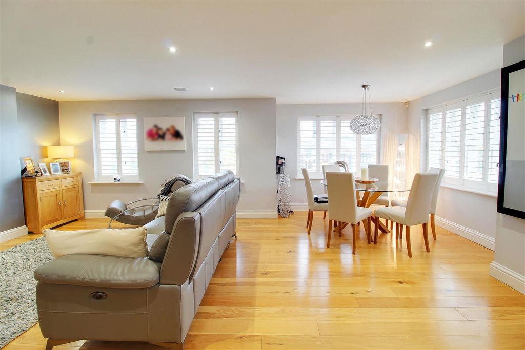 Property photo 3 of 22 Img_0610-Img_0612.Jpg