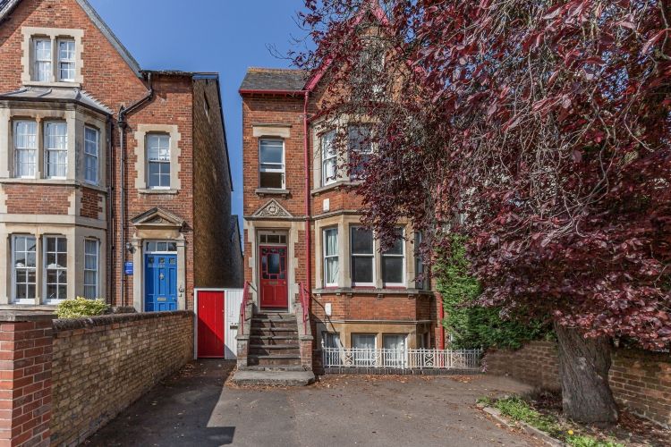 Property photo 1 of 8 104831