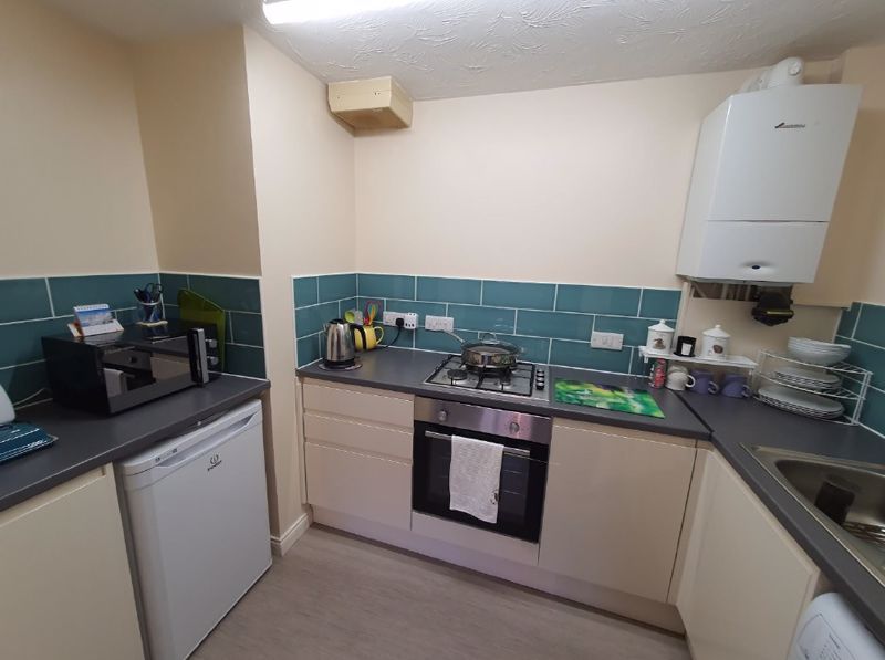 Property photo 3 of 7 Kitchen 2