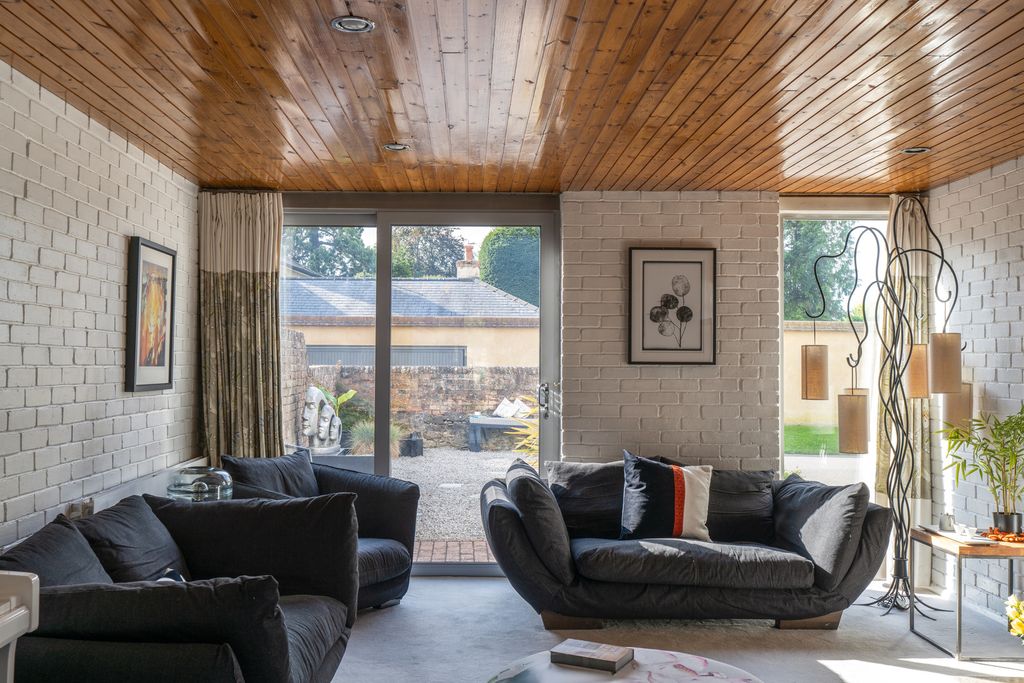 Property photo 1 of 32 314374 - 6Bcrabtreeroad_Highres-22.Jpg