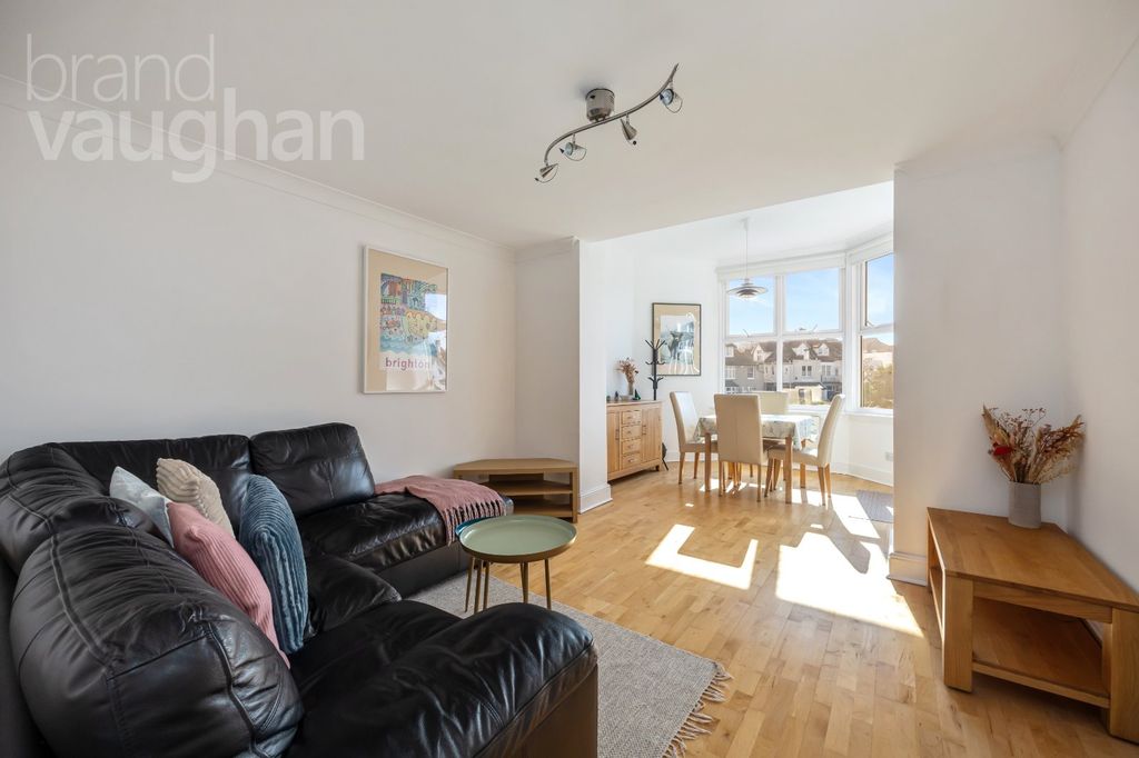 Property photo 2 of 17 Picture No. 29