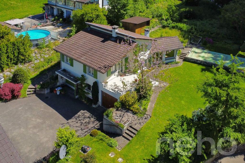 Property photo 2 of 13