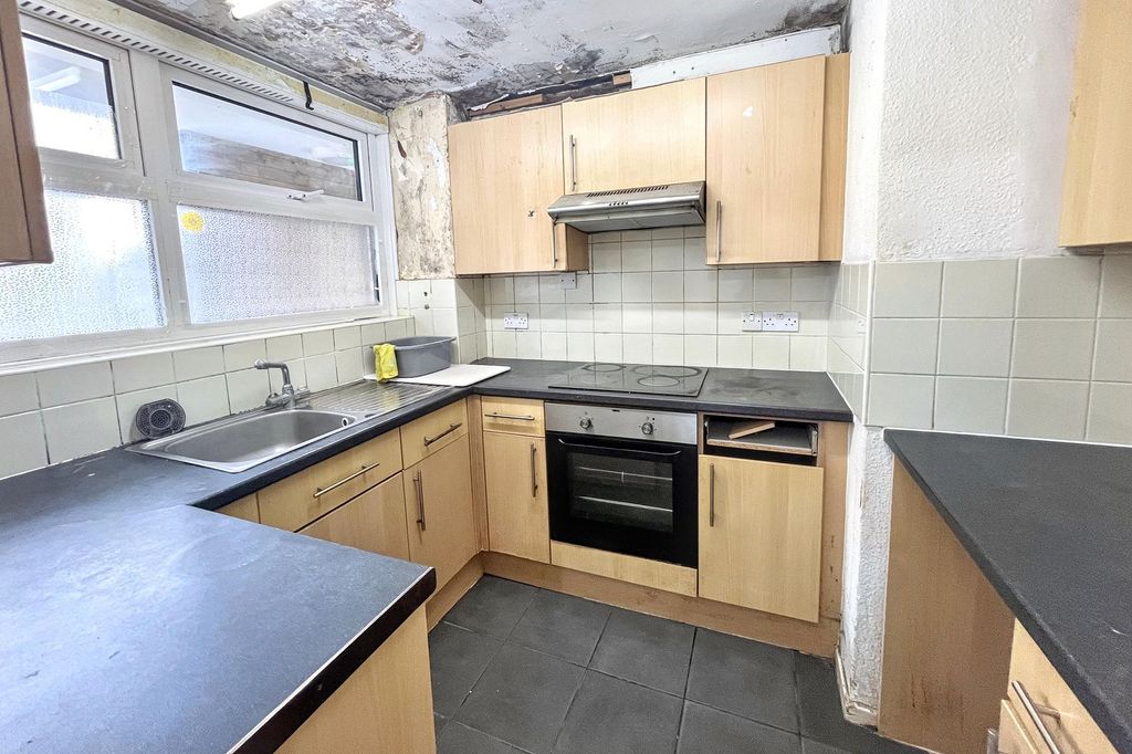 Property photo 3 of 12 Flat 5, Dartmouth House, Elmwood Road, Croydon, Cr0 2Sl