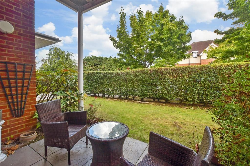 Property photo 2 of 9 Patio / Decking
