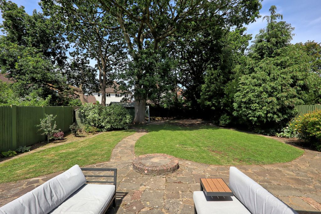 Property photo 1 of 30