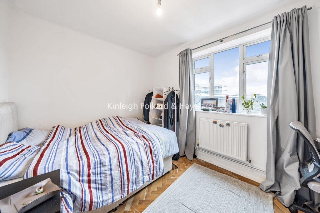 Property photo 3 of 7 772E7665-8A67-44Cb-A
