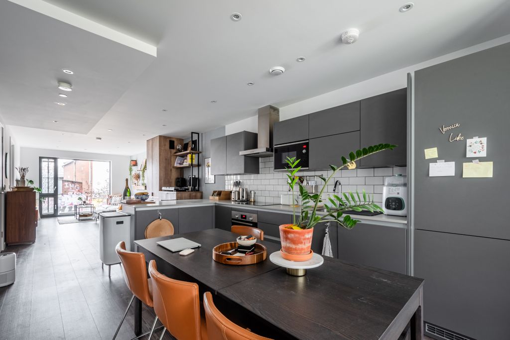 Property photo 1 of 19 1