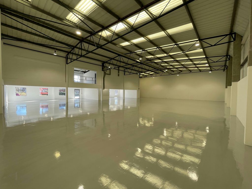 Property photo 3 of 14 Warehouse