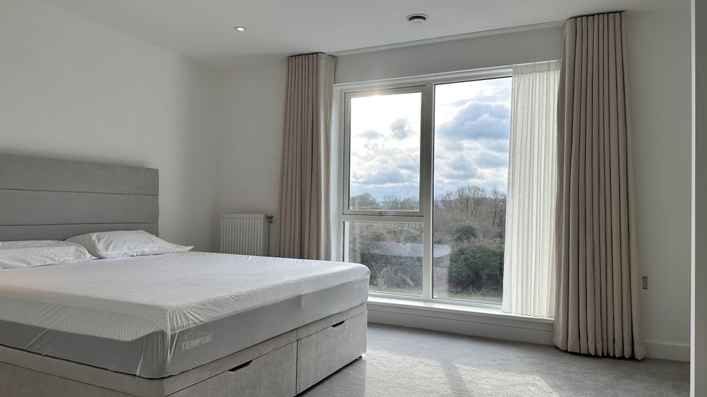 Property photo 3 of 24 Master Bedroom