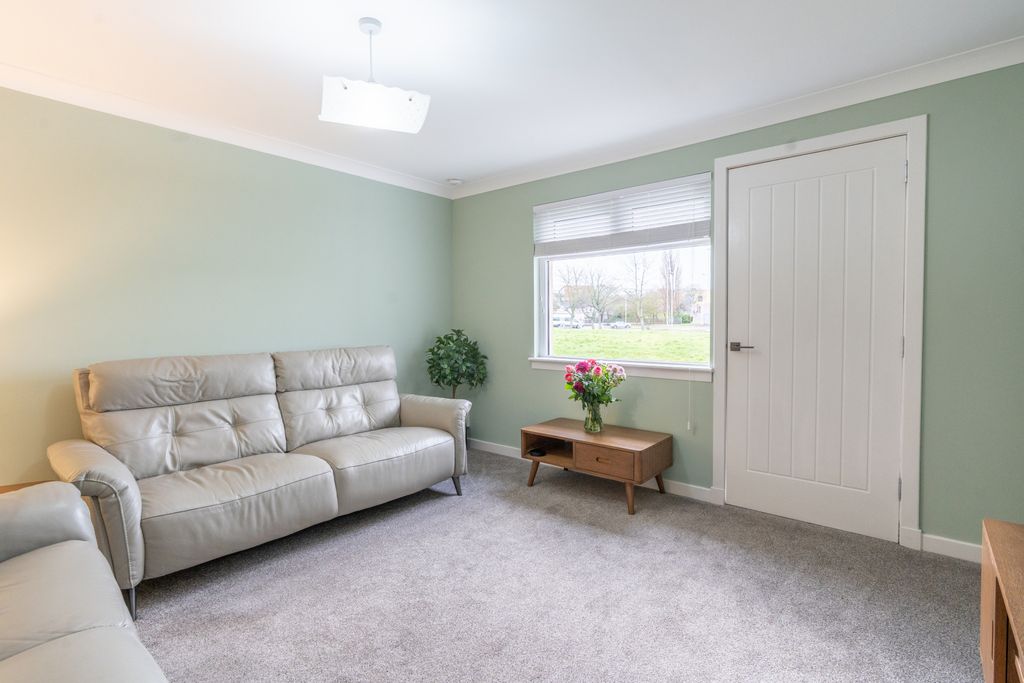 Property photo 2 of 17 Gallery