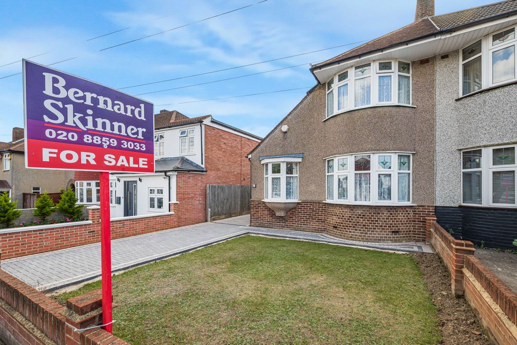 Property photo 1 of 22 Front (3)