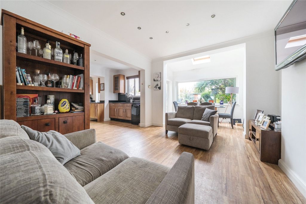 Property photo 2 of 24 Picture No. 17