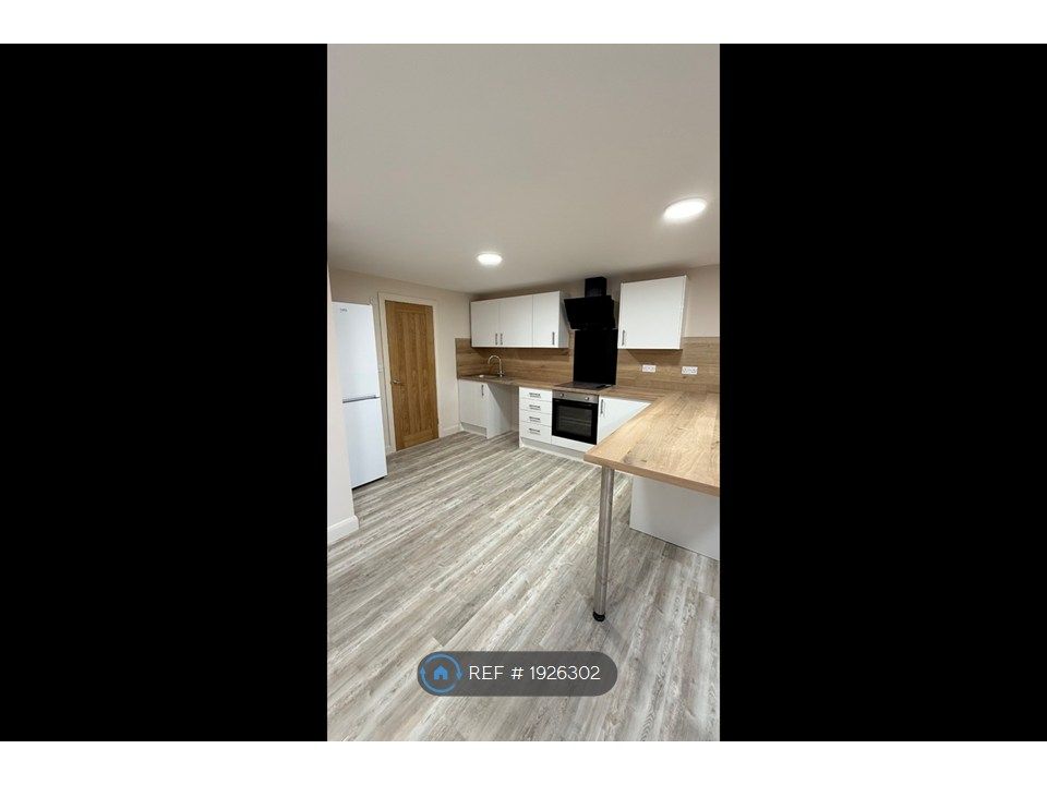 Property photo 2 of 8 Kitchen Area