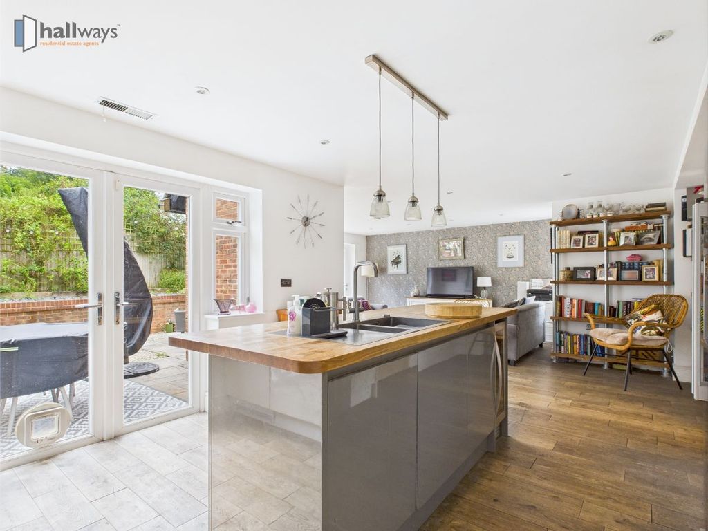 Property photo 3 of 22