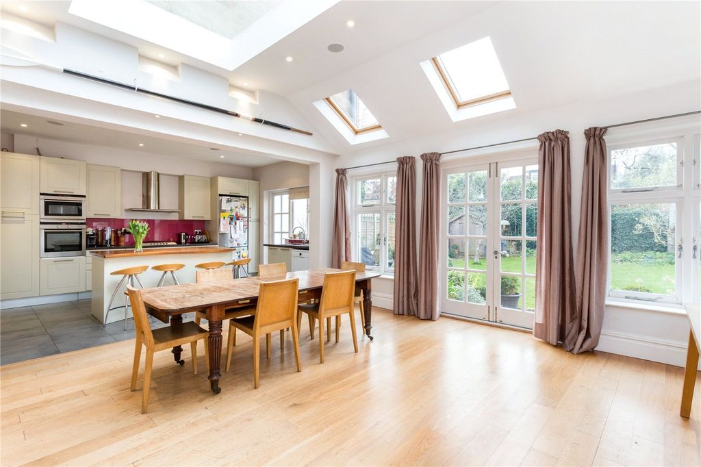 Property photo 1 of 16 Picture No. 12