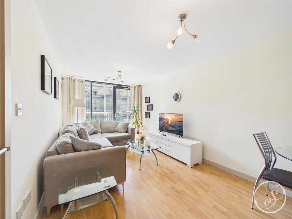 Property photo 2 of 12