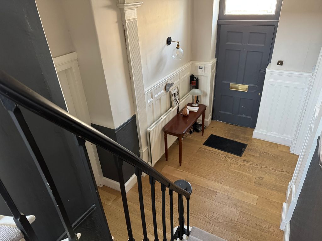 Property photo 3 of 33