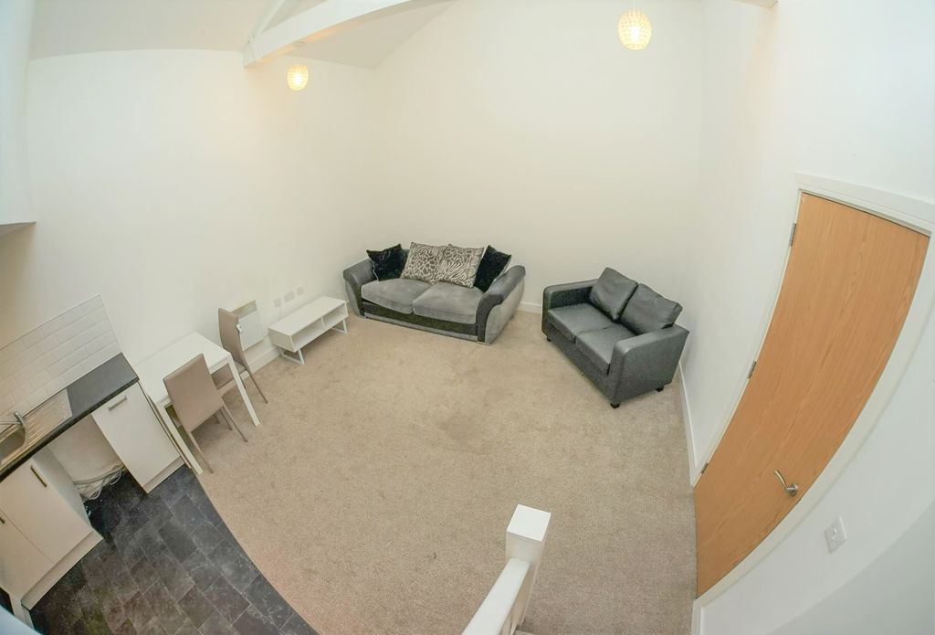 Property photo 1 of 6 Dsc06097