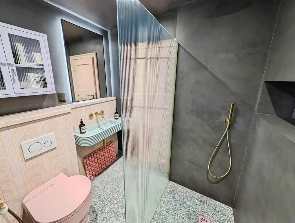 Property photo 3 of 20 Shower.Jpg