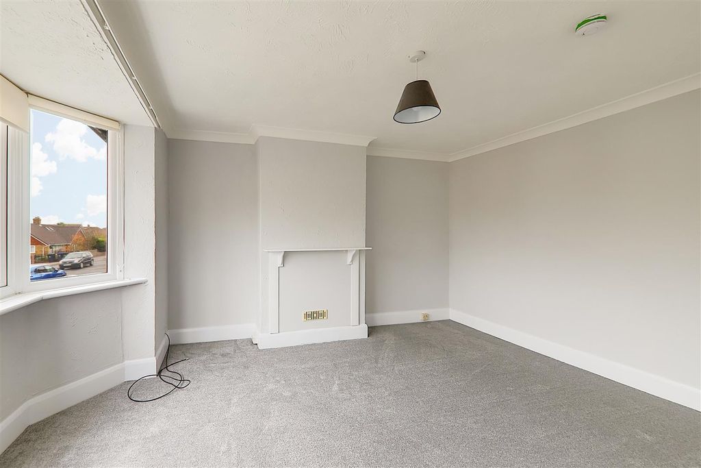 Property photo 3 of 8 Img_7003-Img_7005.Jpg