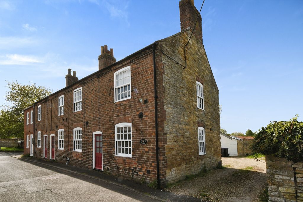 Property photo 1 of 8 Photography