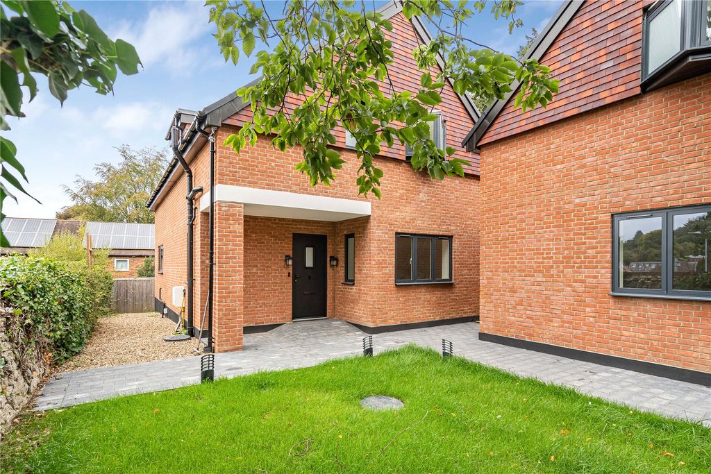 Property photo 1 of 22 Frontage 2