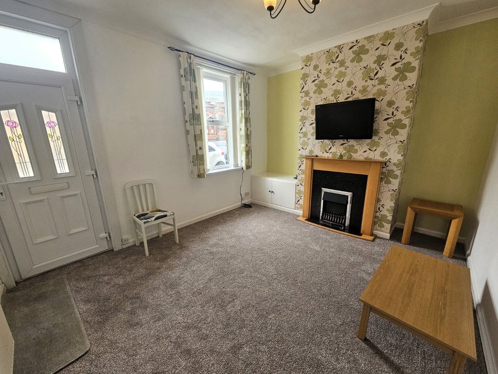 Property photo 2 of 9 Living Room