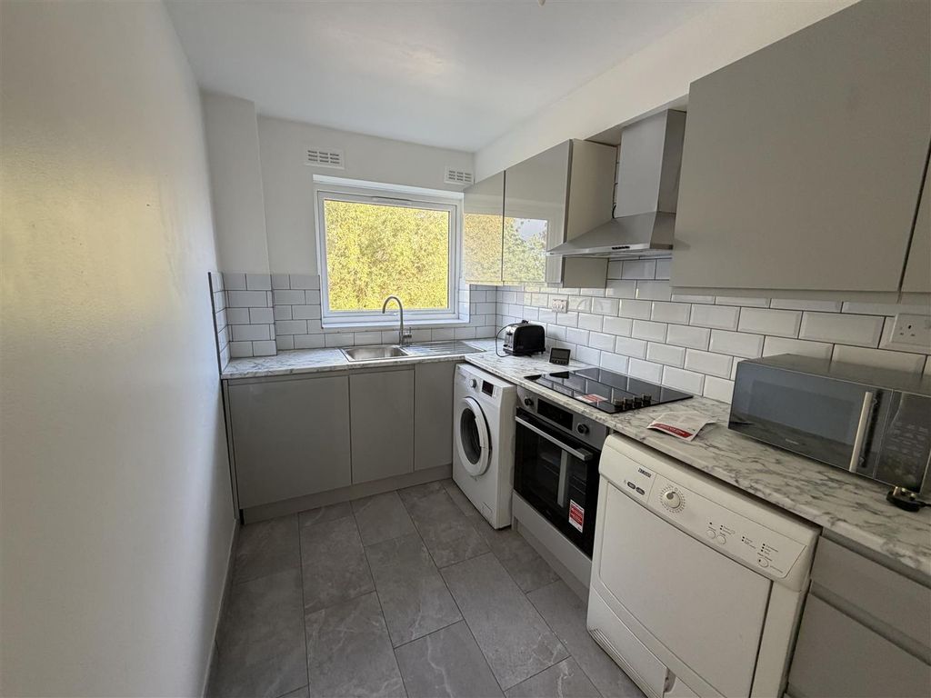 Property photo 3 of 11 Img_1946.Jpg