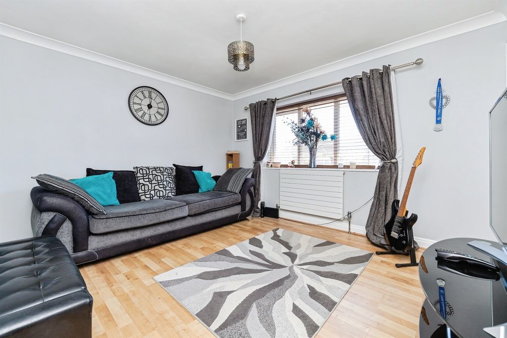 Property photo 2 of 12