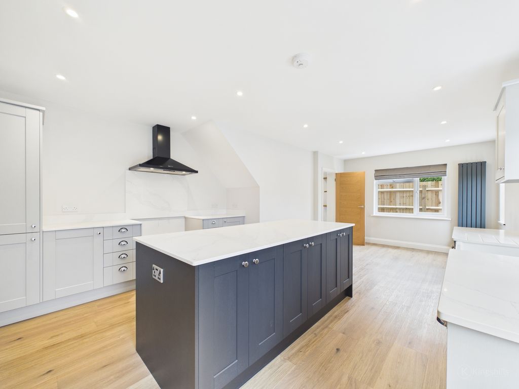 Property photo 3 of 13 Kitchen