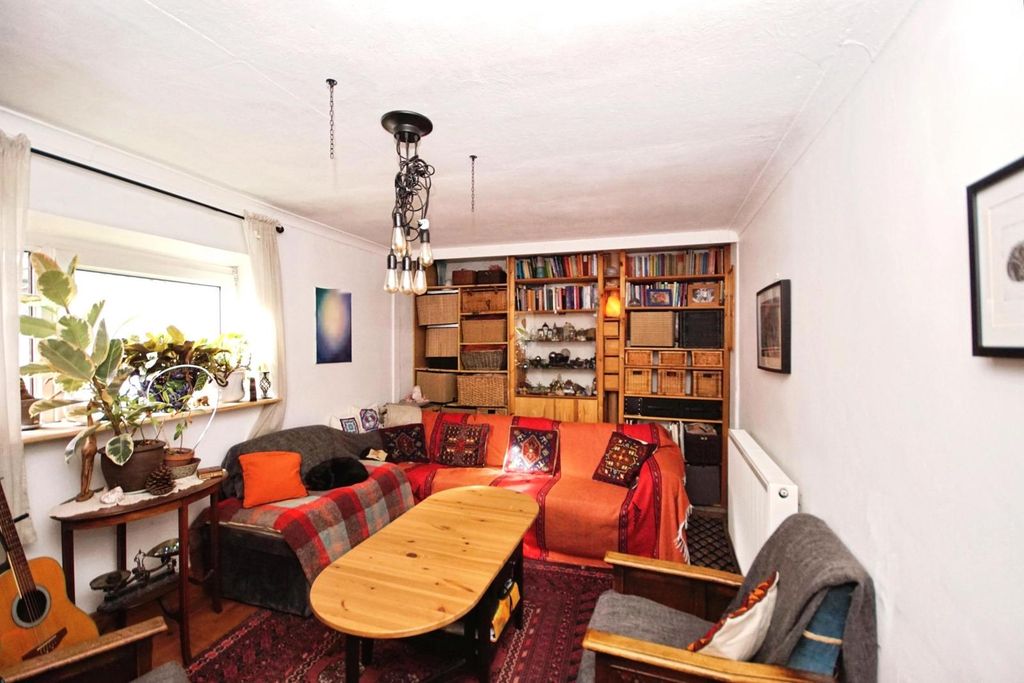 Property photo 2 of 21 Pbox-Img.Jpg