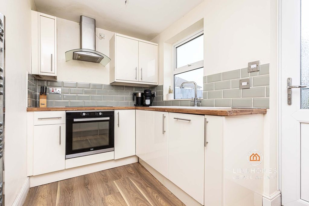 Property photo 3 of 22