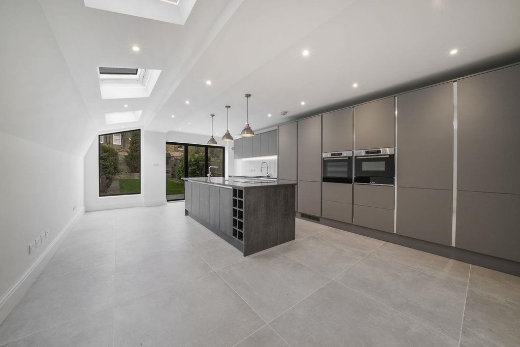 Property photo 1 of 14 19490147 (10).Jpg