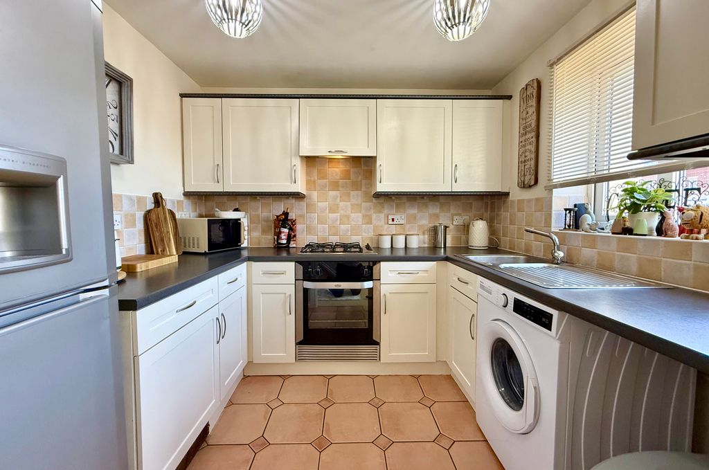 Property photo 2 of 19