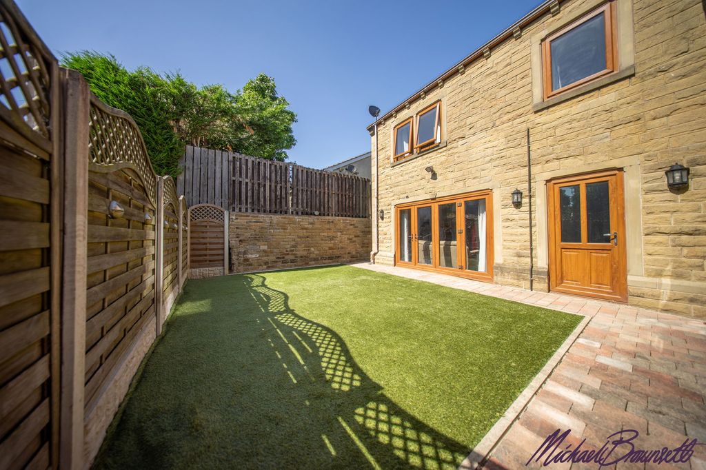 Property photo 2 of 29