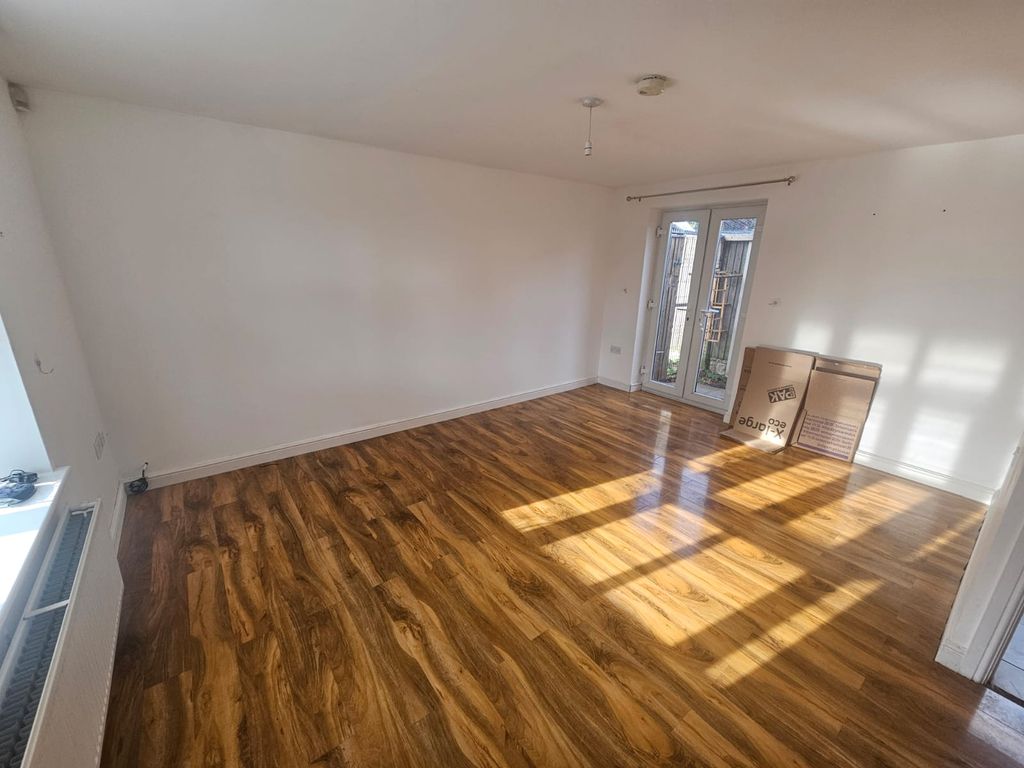 Property photo 3 of 6 Image