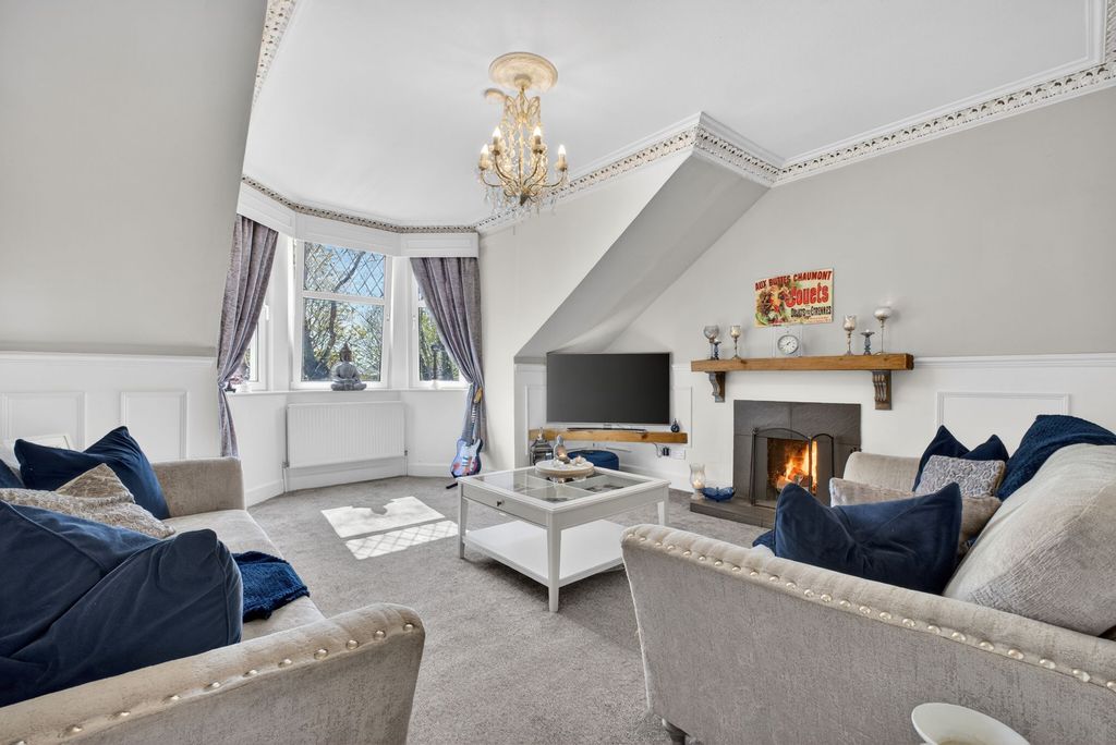 Property photo 2 of 25