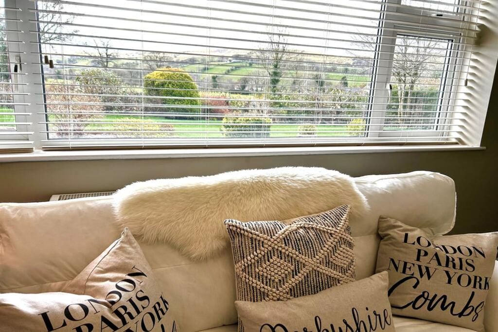 Property photo 2 of 12