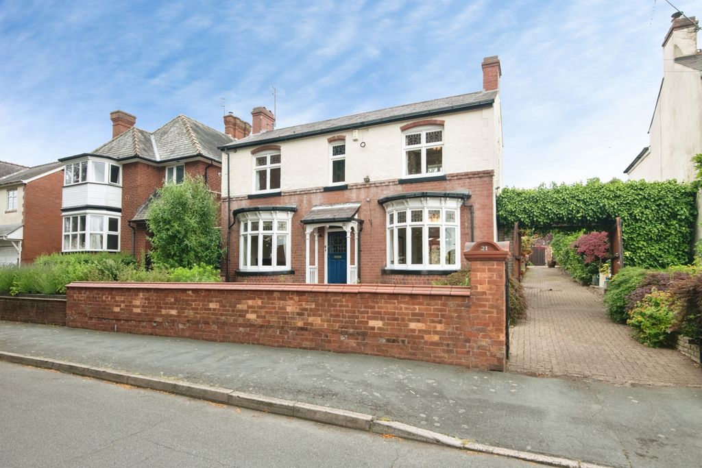 Property photo 1 of 16