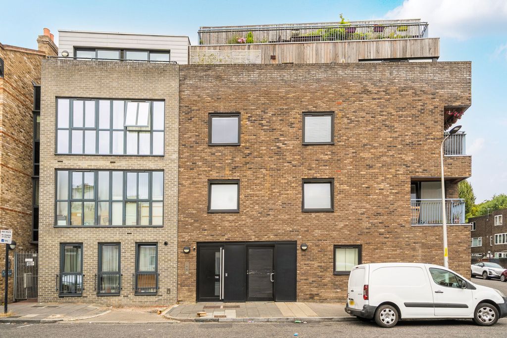 Property photo 1 of 13 External