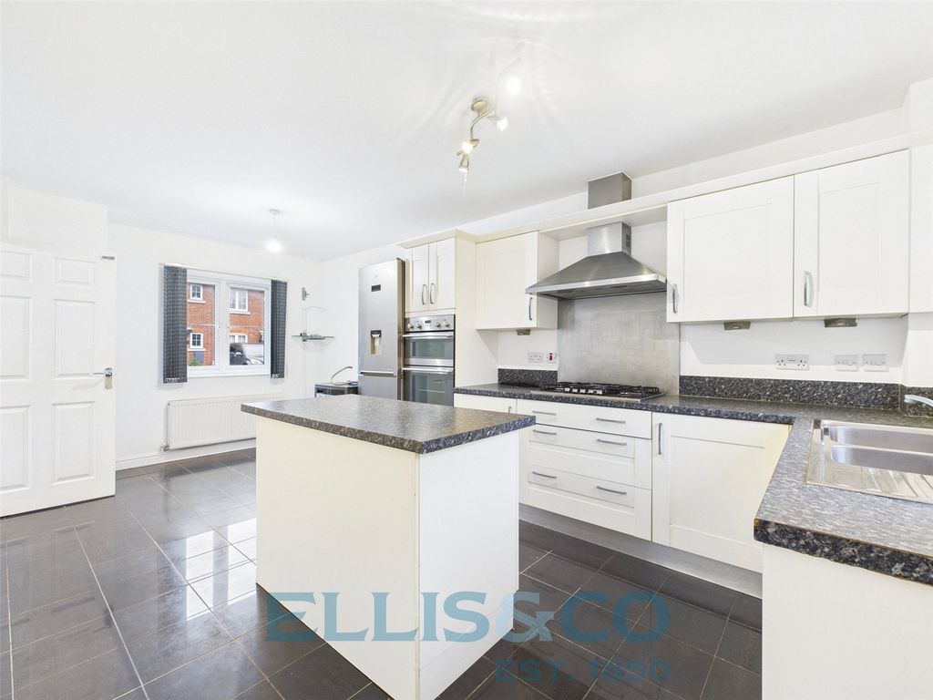 Property photo 2 of 12 Picture No. 03