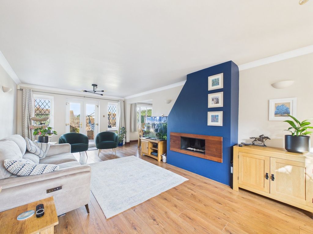 Property photo 3 of 33