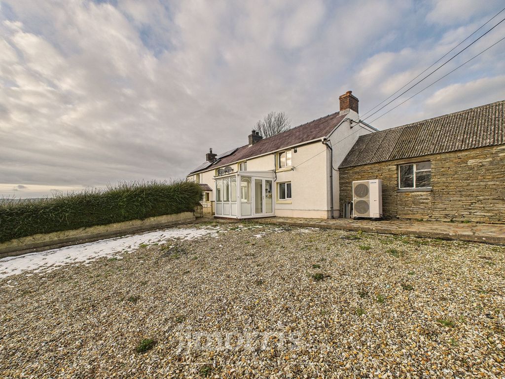 Property photo 3 of 49