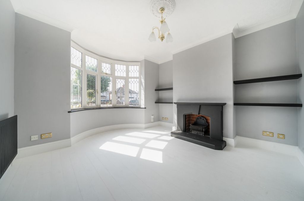 Property photo 3 of 11 1486925-1-6A4B7563Cf086-Arw-1