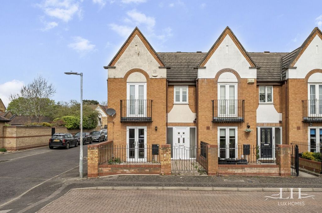 Property photo 1 of 19