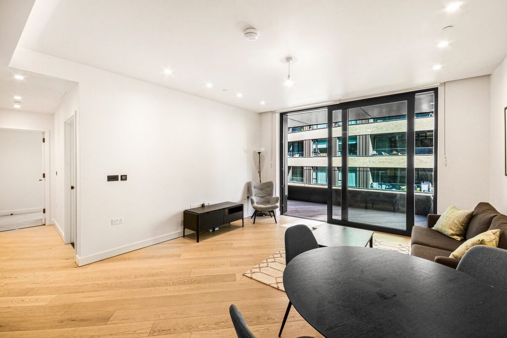 Property photo 1 of 14 Television Centre